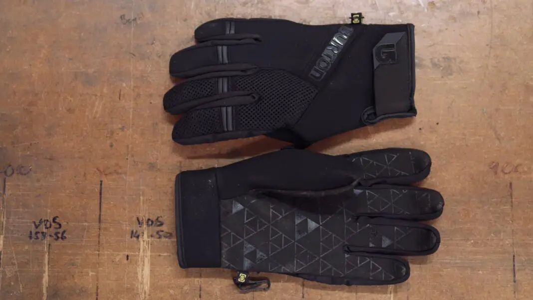 10 Best Snowboarding Gloves For Men 2023 Protection Against the